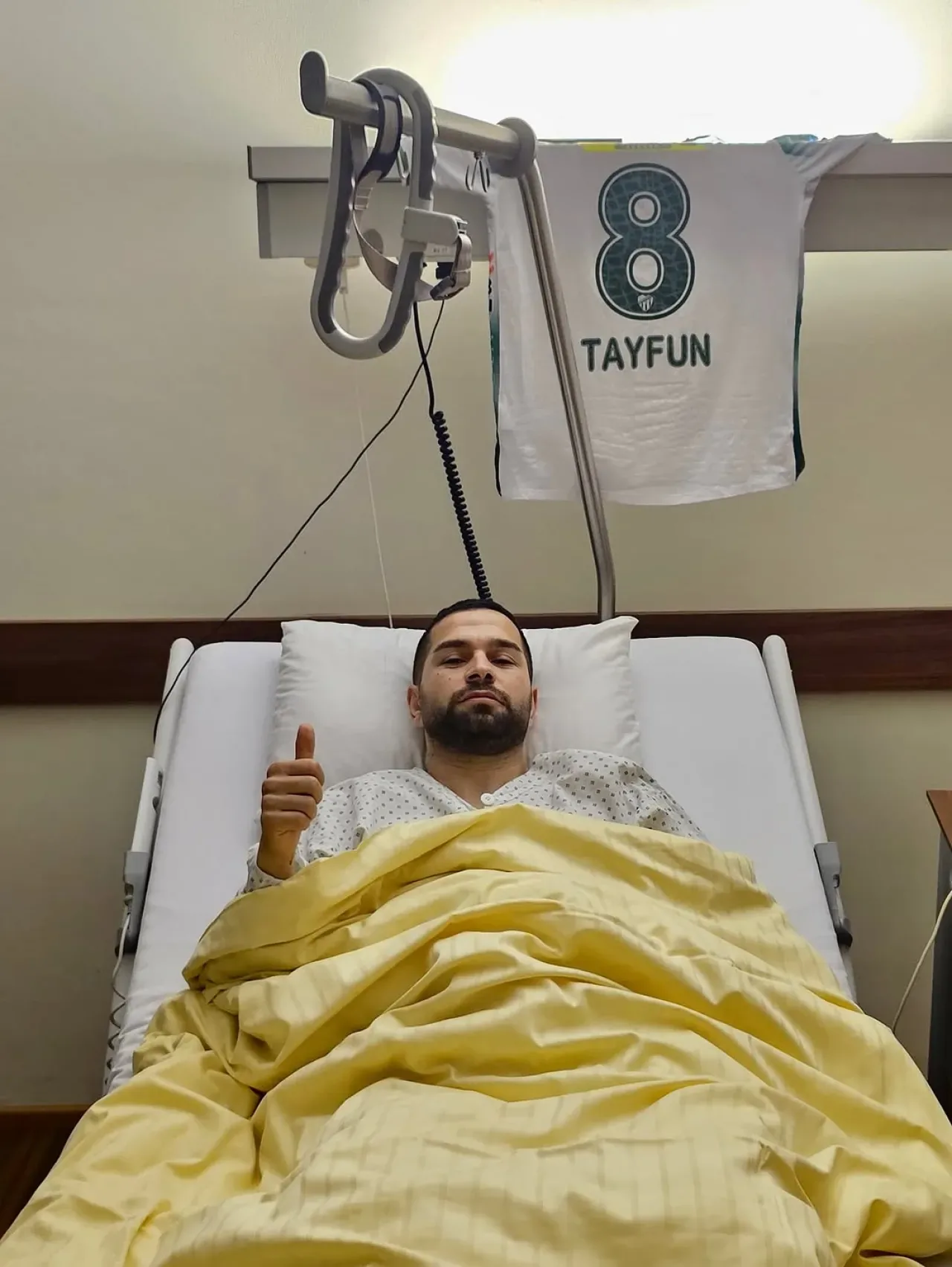 Bursasporlu Tayfun Aydoğan Avusturya'da Ameliyat Oldu Bursasporlu Tayfun Aydoğan Avusturya'da Ameliyat Oldu