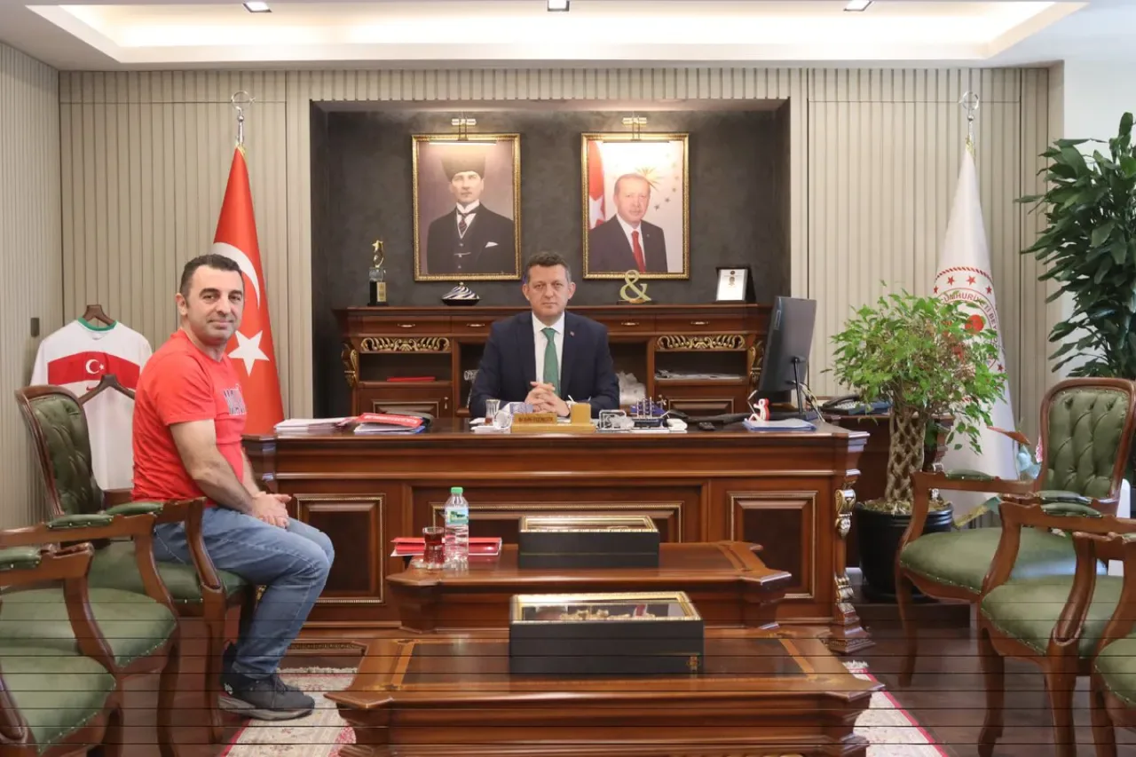 Beykoz Kaymakamı Ürkmezer, Arama Kurtarma Derneği Başkanı'nı Kabul Etti Beykoz Kaymakamı Ürkmezer, Arama Kurtarma Derneği Başkanı'nı Kabul Etti