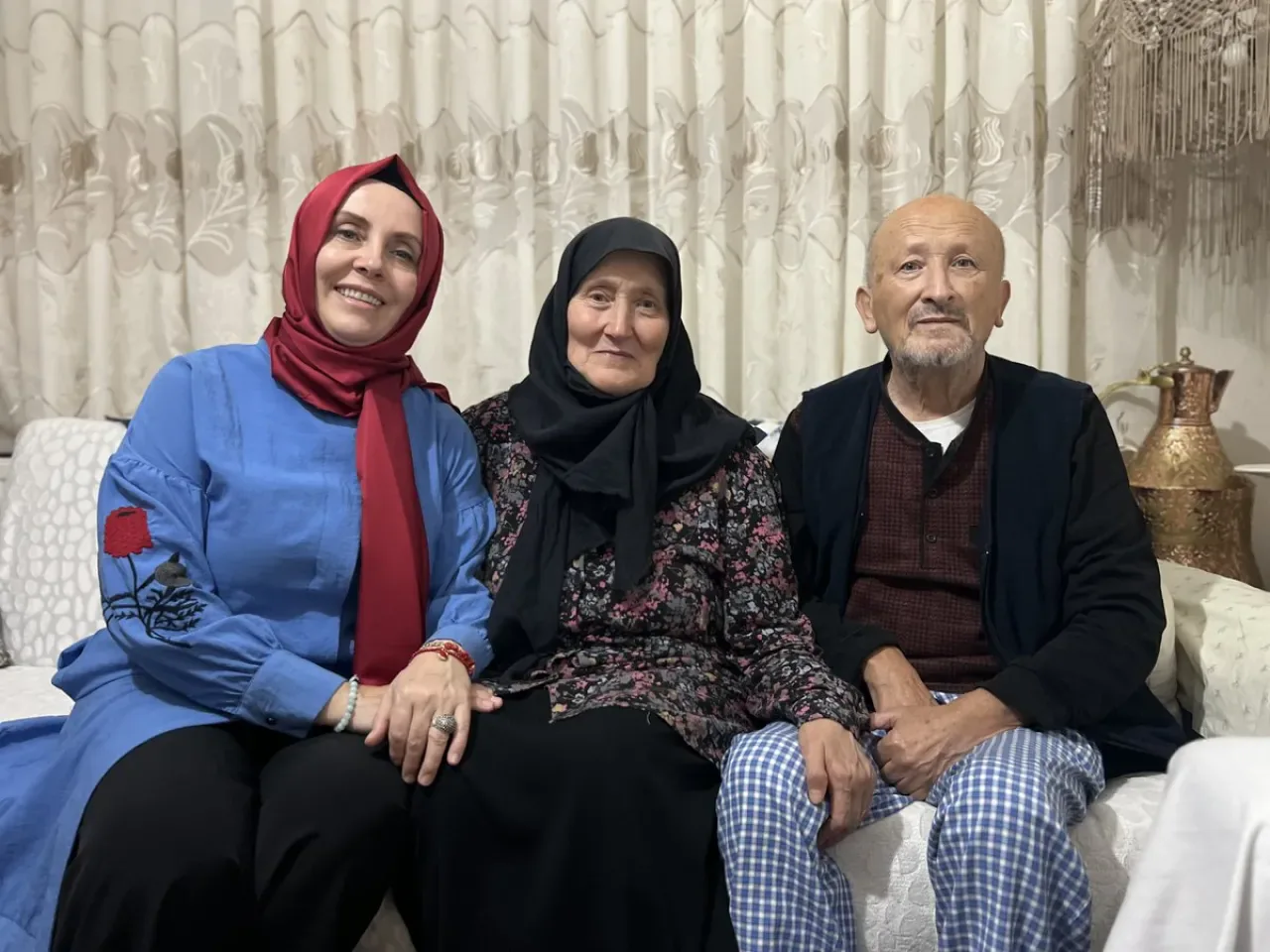 AK Parti İstanbul Kadın Kolları Beykoz'da Aile Ziyareti Gerçekleştirdi AK Parti İstanbul Kadın Kolları Beykoz'da Aile Ziyareti Gerçekleştirdi