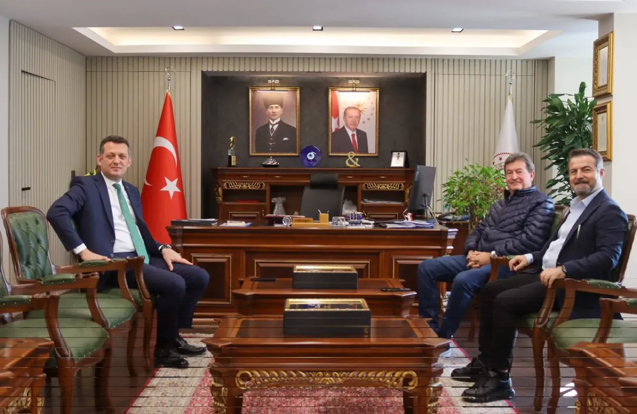 İş İnsanı ve Fenerbahçe Yöneticisi Beykoz Kaymakamı'nı Ziyaret Etti İş İnsanı ve Fenerbahçe Yöneticisi Beykoz Kaymakamı'nı Ziyaret Etti