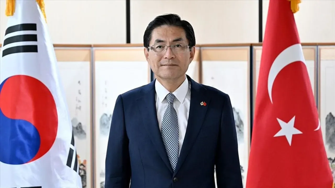 Güney Kore Büyükelçisi'nden Türkiye'ye "Tek Kardeş Ülke" Vurgusu Güney Kore Büyükelçisi'nden Türkiye'ye "Tek Kardeş Ülke" Vurgusu
