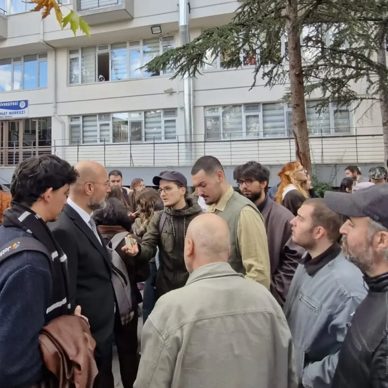 CHP'li Milletvekillerinden Üniversitelerde Şiddet ve Baskıya Tepki CHP'li Milletvekillerinden Üniversitelerde Şiddet ve Baskıya Tepki
