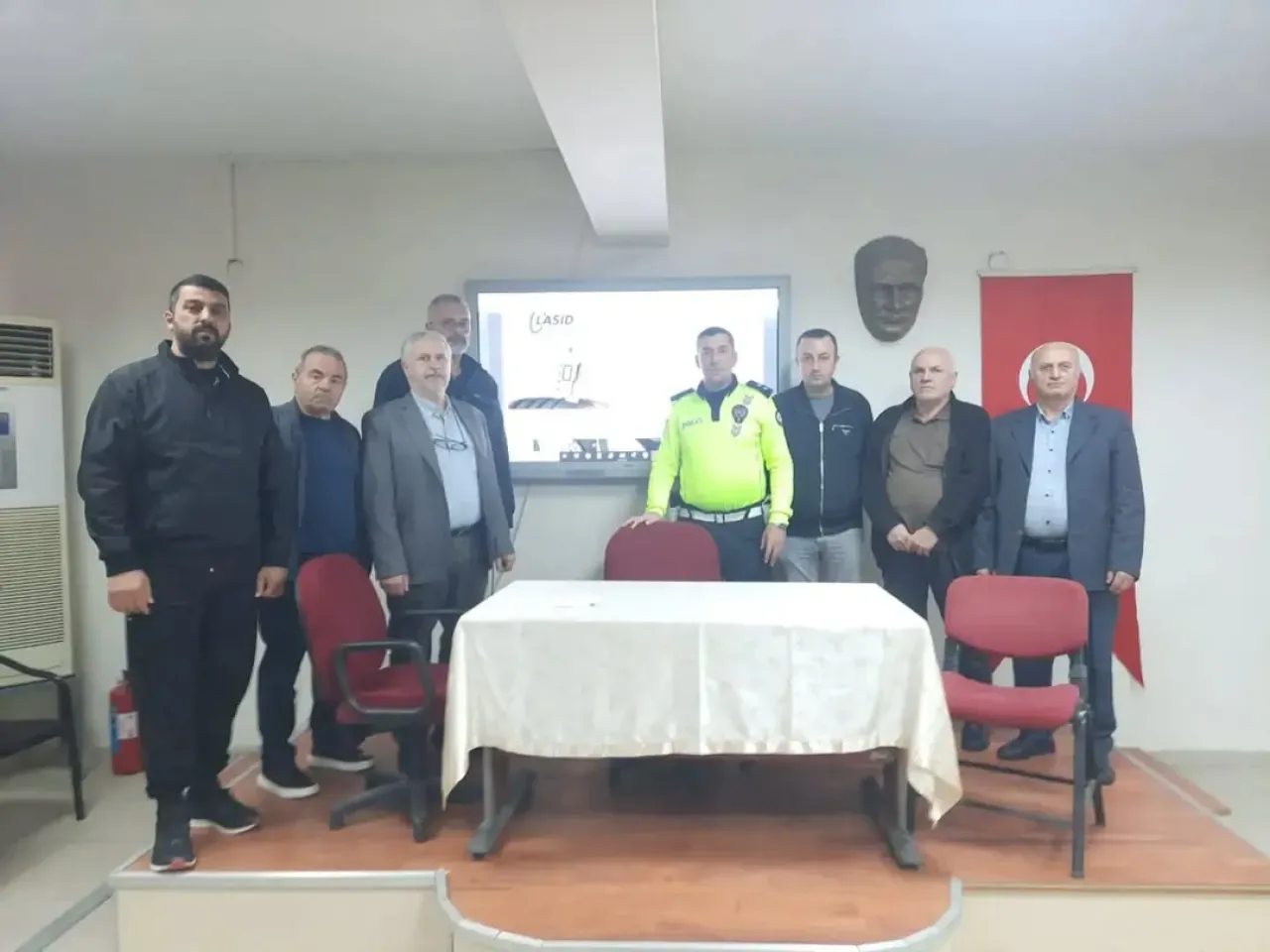Bursa Gürsu'da Okul Servis Şoförlerine Kış Lastiği Eğitimi Bursa Gürsu'da Okul Servis Şoförlerine Kış Lastiği Eğitimi