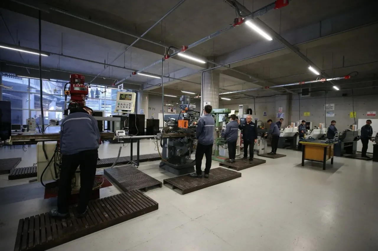 Mesleki ve Teknik Eğitim Mezunlarına Kendi İşini Kurma Fırsatı Mesleki ve Teknik Eğitim Mezunlarına Kendi İşini Kurma Fırsatı
