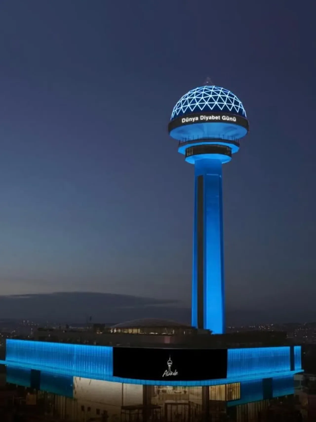 Ankara'da Atakule, Dünya Diyabet Günü'nde Mavi Işıkla Aydınlatıldı Ankara'da Atakule, Dünya Diyabet Günü'nde Mavi Işıkla Aydınlatıldı
