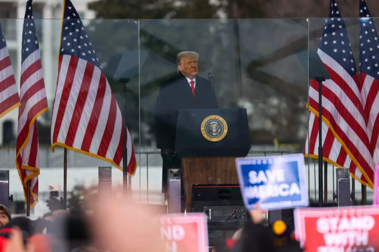Donald Trump, BBC'ye Düzenlenen Videoyla İlgili Milyarlık Dava Açacağını Duyurdu Donald Trump, BBC'ye Düzenlenen Videoyla İlgili Milyarlık Dava Açacağını Duyurdu