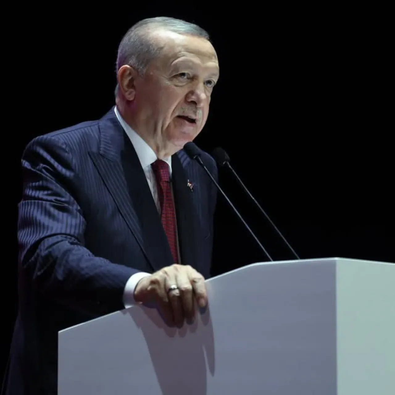 Cumhurbaşkanı Erdoğan'dan Özgür Özel'e Sert Eleştiri Cumhurbaşkanı Erdoğan'dan Özgür Özel'e Sert Eleştiri