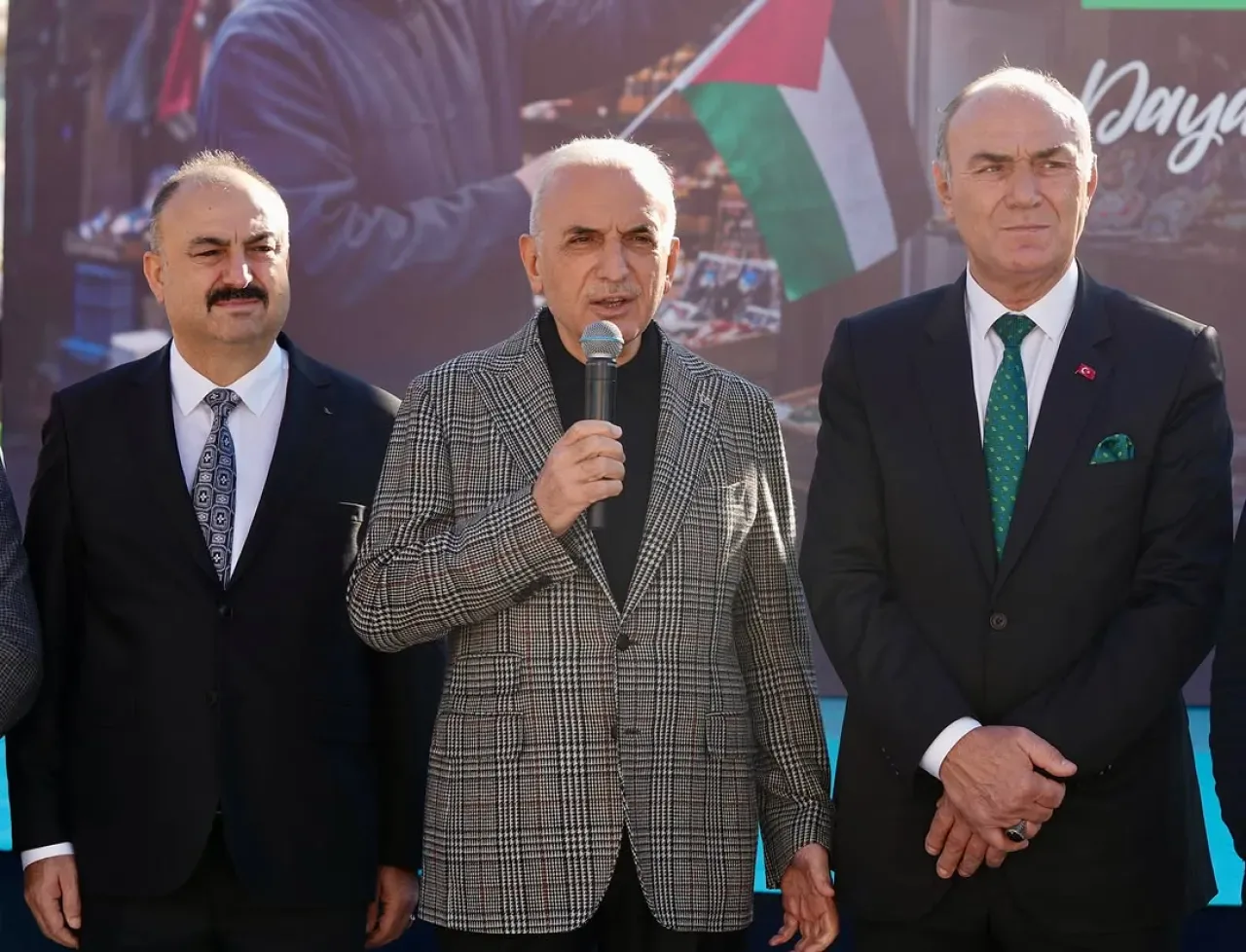Ümraniye'den Gazze'ye Dayanışma Köprüsü: Esnaf Bir Günlük Kazancını Bağışlıyor Ümraniye'den Gazze'ye Dayanışma Köprüsü: Esnaf Bir Günlük Kazancını Bağışlıyor