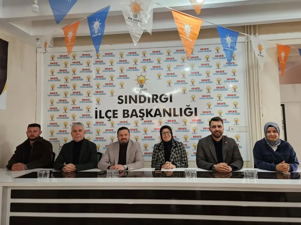 AK Parti Balıkesir Milletvekili Belgin Uygur, Sındırgı Teşkilatını Ziyaret Etti AK Parti Balıkesir Milletvekili Belgin Uygur, Sındırgı Teşkilatını Ziyaret Etti