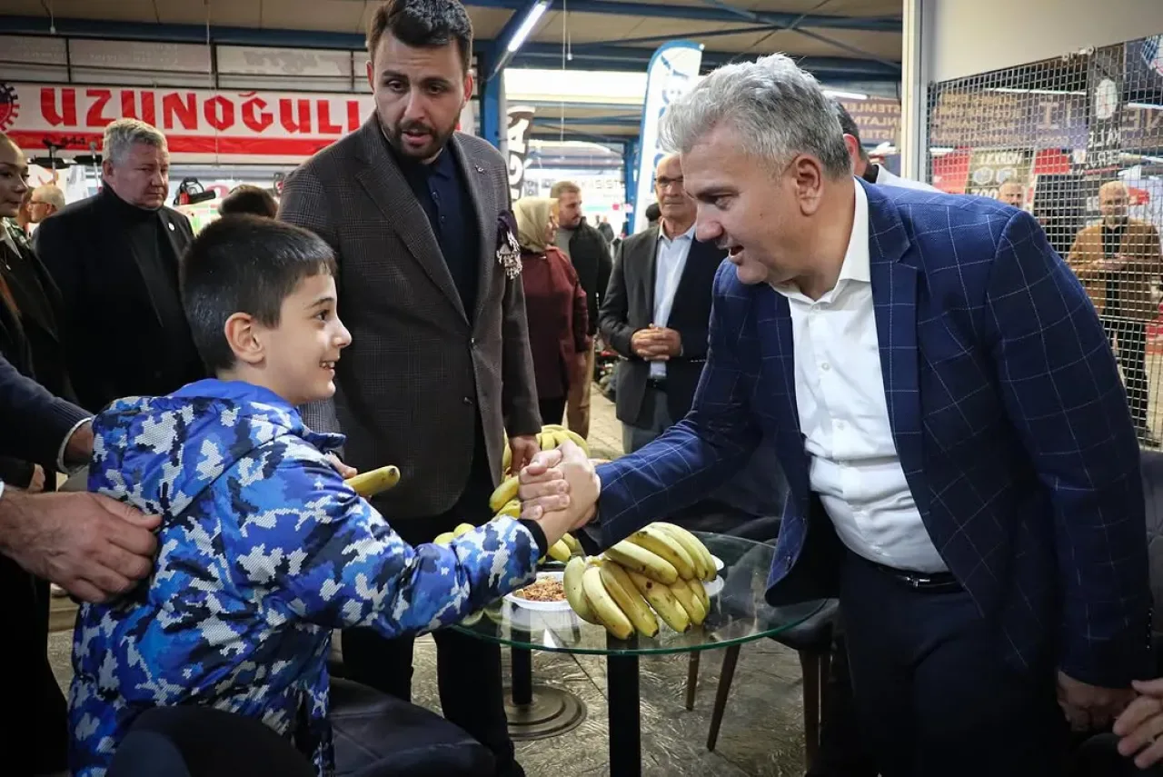 AK Partili Canbey, Gönen'de Tarım ve Sanayi Fuarı'nı Ziyaret Etti AK Partili Canbey, Gönen'de Tarım ve Sanayi Fuarı'nı Ziyaret Etti