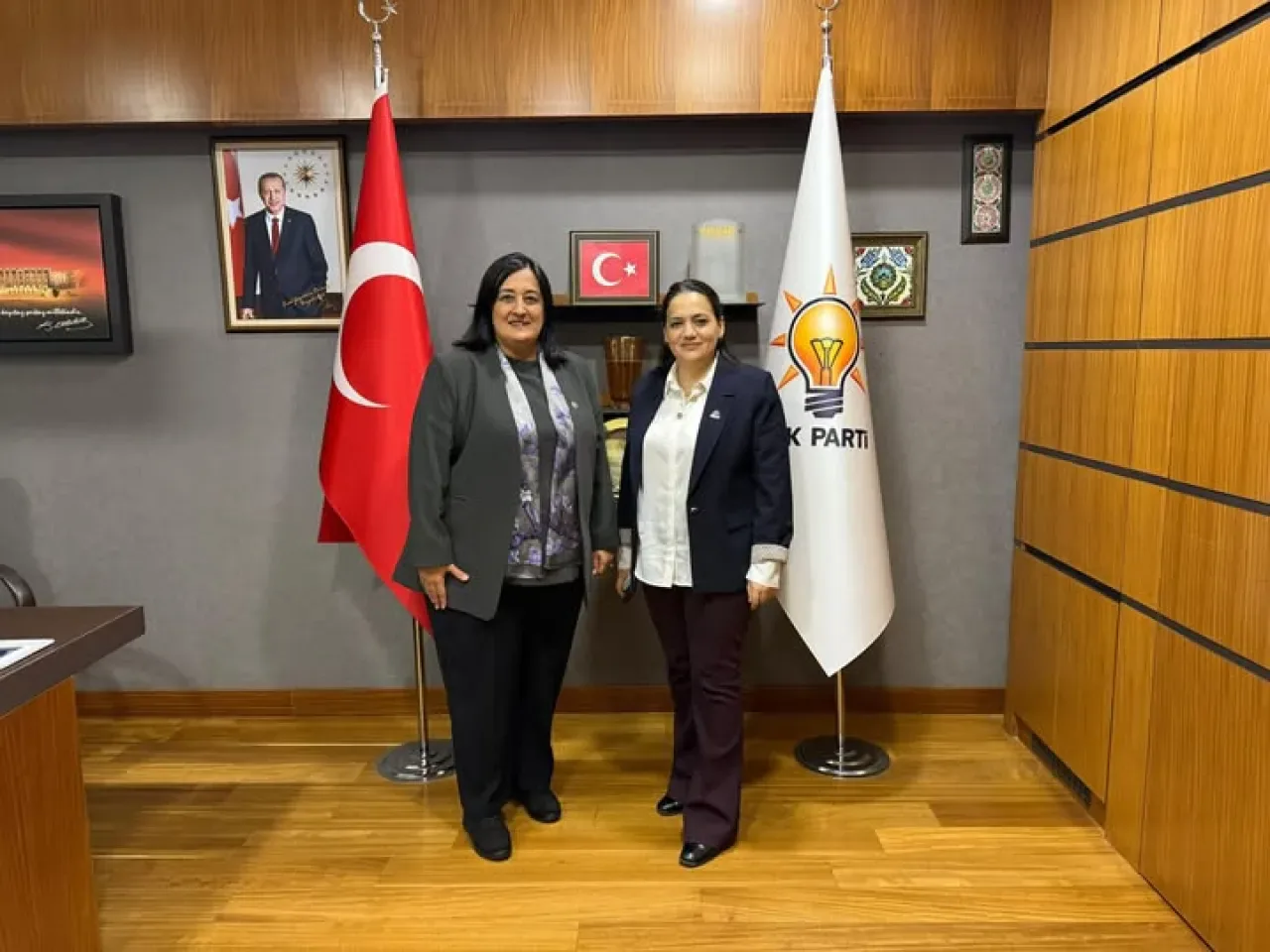 AK Partili Emel Gözükara Durmaz, DAĞDER Başkanı Derya Başak'ı Ziyaret Etti AK Partili Emel Gözükara Durmaz, DAĞDER Başkanı Derya Başak'ı Ziyaret Etti