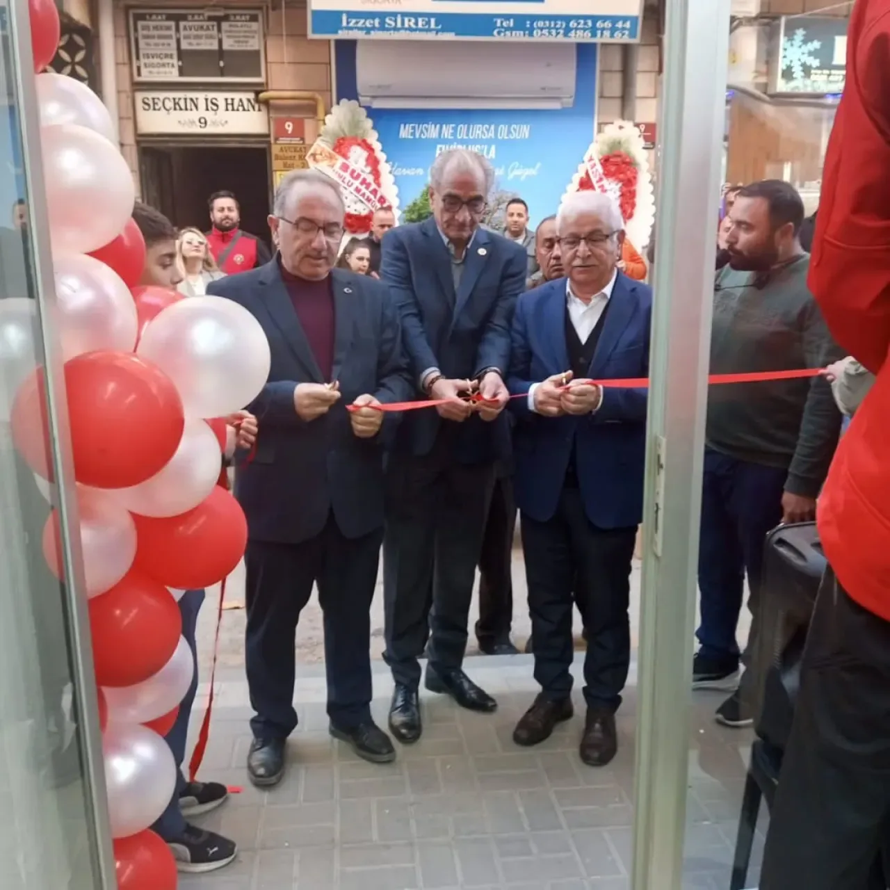 Polatlı'da Yeni İş Elbiseleri Mağazası Ekonomiye Değer Katıyor Polatlı'da Yeni İş Elbiseleri Mağazası Ekonomiye Değer Katıyor