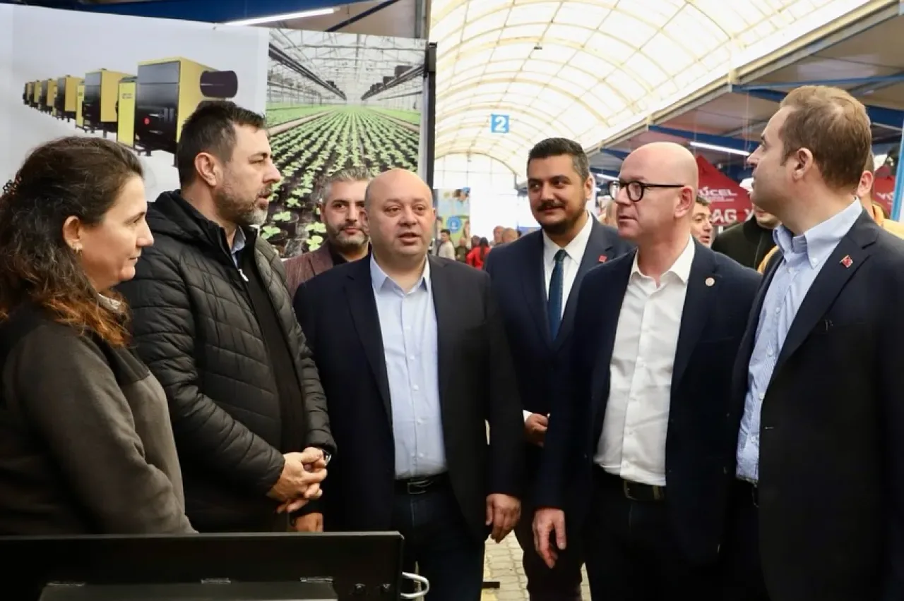 Gönen'de Tarım ve Sanayi Fuarı Yoğun İlgi Görüyor Gönen'de Tarım ve Sanayi Fuarı Yoğun İlgi Görüyor