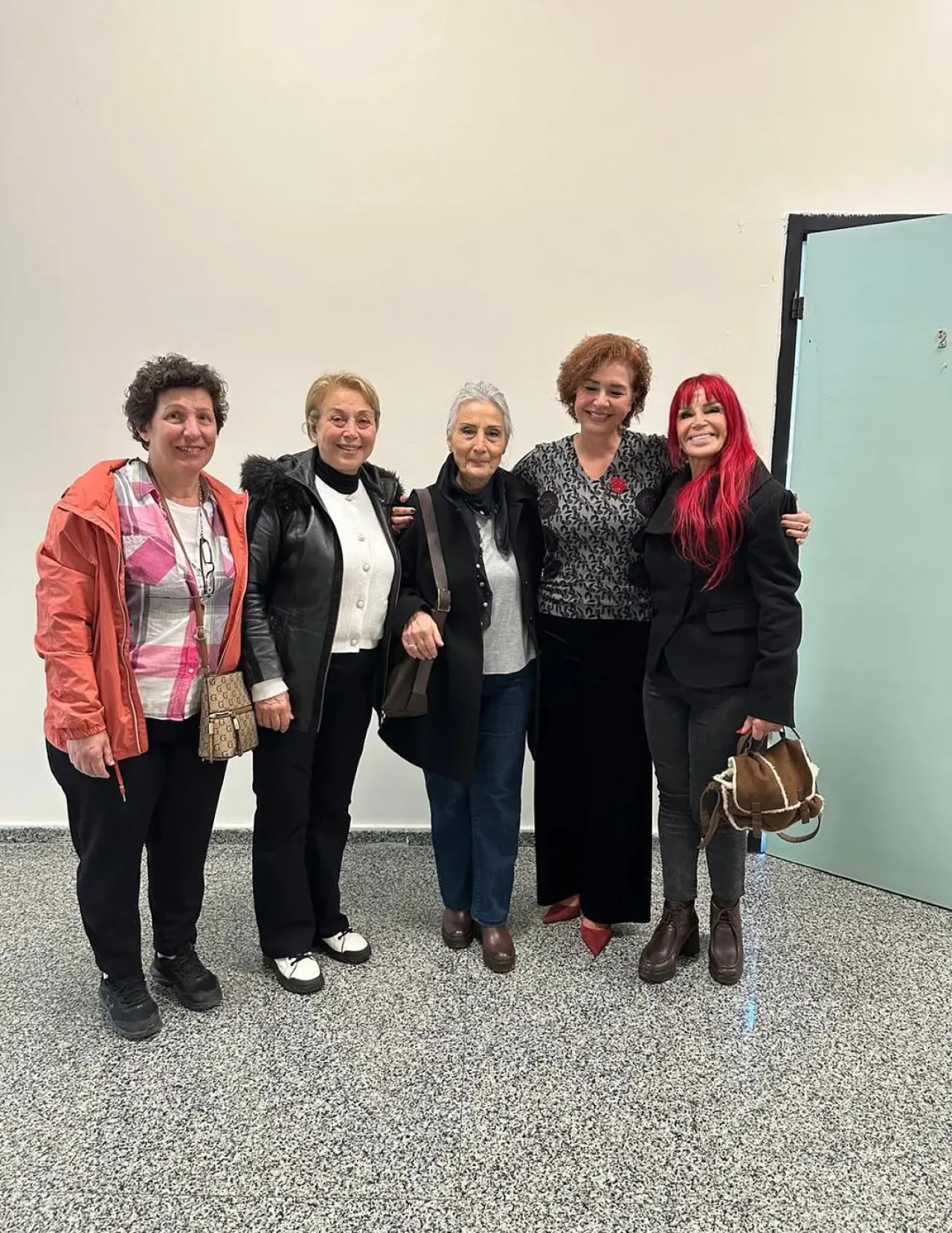 Gazeteci Özlem Gürses, CHP Bakırköy Kadın Kolları'nın Konuğu Oldu Gazeteci Özlem Gürses, CHP Bakırköy Kadın Kolları'nın Konuğu Oldu