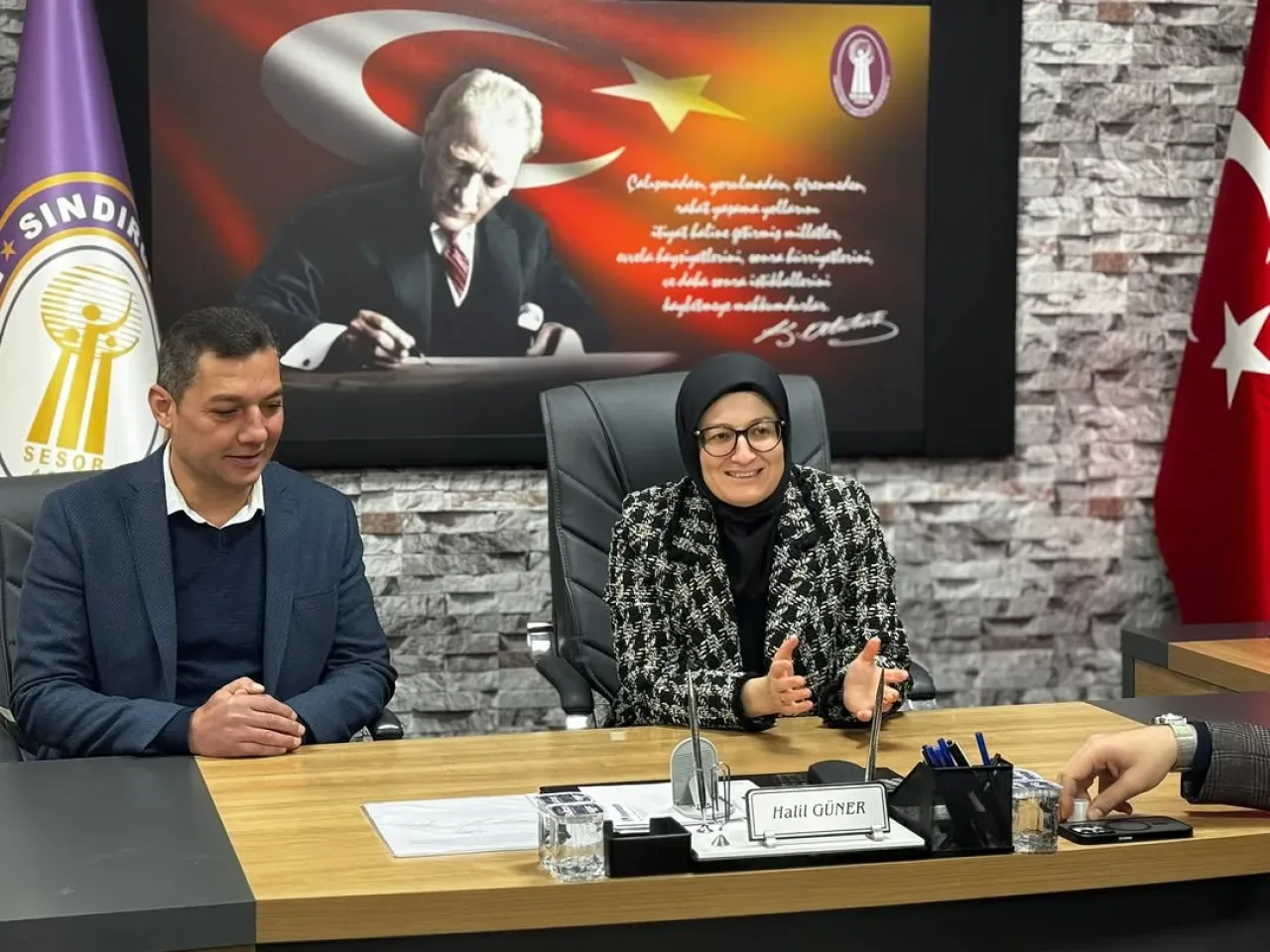 Balıkesir Milletvekili Belgin Uygur, Sındırgı Esnafının Destek Taleplerini Dinledi Balıkesir Milletvekili Belgin Uygur, Sındırgı Esnafının Destek Taleplerini Dinledi