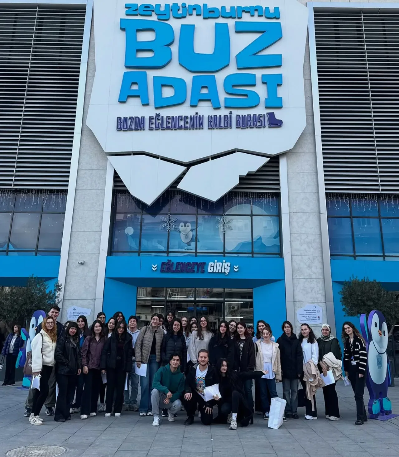 Bezmialem Vakıf Üniversitesi'nde Buz Pateni Etkinliği Bezmialem Vakıf Üniversitesi'nde Buz Pateni Etkinliği
