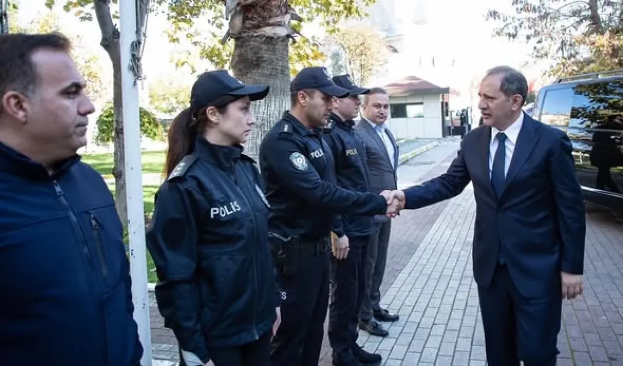 İstanbul Emniyet Müdürü Selami Yıldız, Büyükçekmece'de İncelemelerde Bulundu İstanbul Emniyet Müdürü Selami Yıldız, Büyükçekmece'de İncelemelerde Bulundu