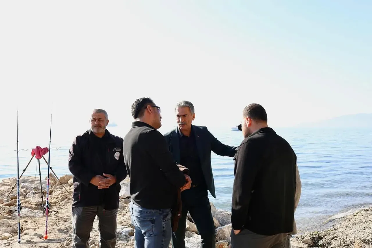 Gemlik'te Manastır Sahili ve Saklıbahçe Alanında Dönüşüm Gemlik'te Manastır Sahili ve Saklıbahçe Alanında Dönüşüm