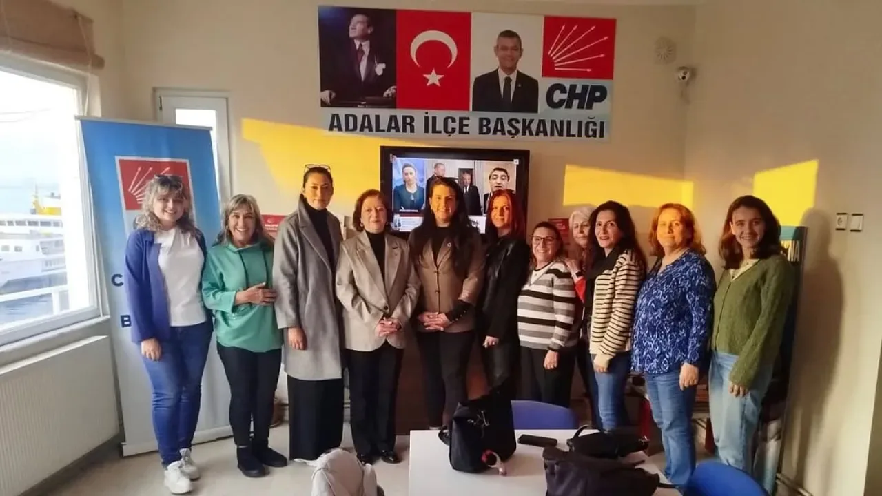 CHP Adalar Kadın Kolu'ndan Ziyaretçilerine Teşekkür CHP Adalar Kadın Kolu'ndan Ziyaretçilerine Teşekkür
