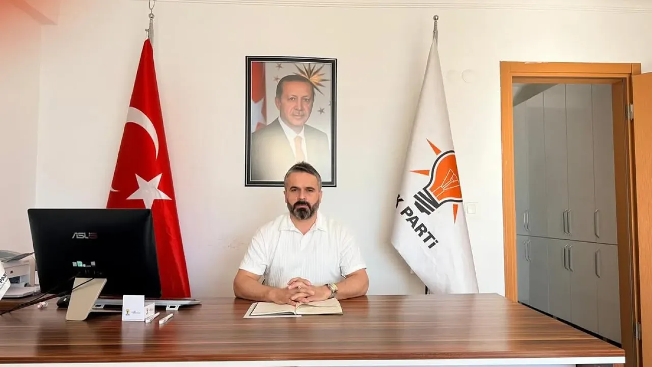 Serik AK Parti İlçe Başkanlığı'nda Bugün Arif Kutlu Nöbetçi Oldu Serik AK Parti İlçe Başkanlığı'nda Bugün Arif Kutlu Nöbetçi Oldu