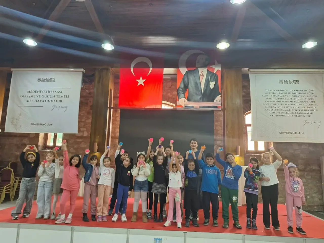 Silivri'de Çocuklar Sabun Yapımı Atölyesi'nde Buluştu Silivri'de Çocuklar Sabun Yapımı Atölyesi'nde Buluştu