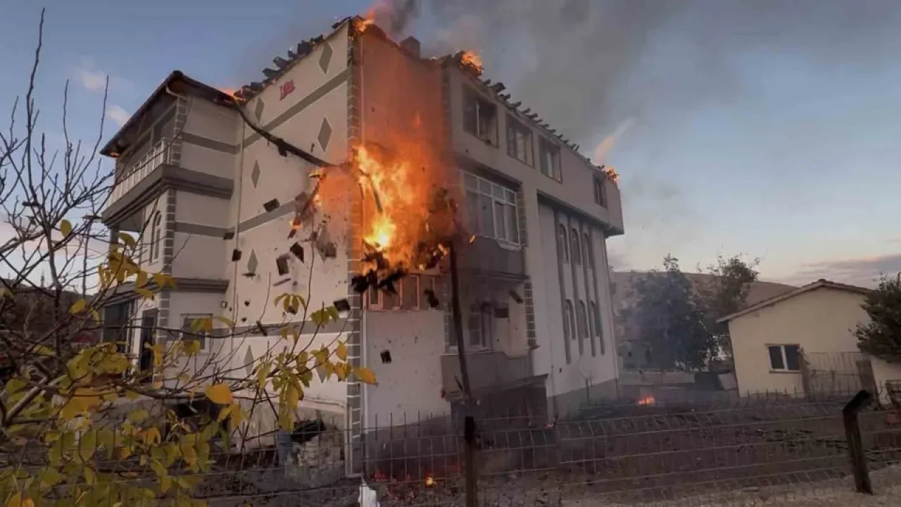 Konya'nın Kulu İlçesinde Müstakil Evde Çıkan Yangın Kontrol Altına Alındı Konya'nın Kulu İlçesinde Müstakil Evde Çıkan Yangın Kontrol Altına Alındı