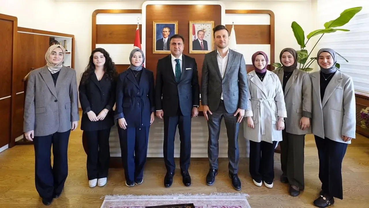 Yeşilay Beykoz'dan Öğrencileri Teknoloji ve Tütün Bağımlılığından Koruyacak İki Yeni Proje Yeşilay Beykoz'dan Öğrencileri Teknoloji ve Tütün Bağımlılığından Koruyacak İki Yeni Proje