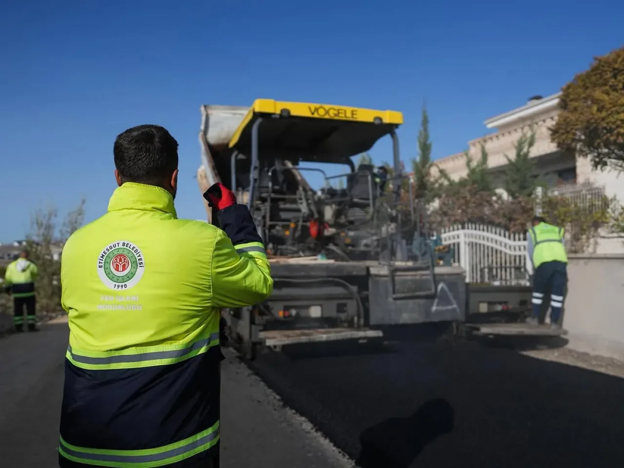 Etimesgut'ta Yeni Bağlıca Mahallesi'nde Asfalt Çalışmaları Tüm Hızıyla Sürüyor Etimesgut'ta Yeni Bağlıca Mahallesi'nde Asfalt Çalışmaları Tüm Hızıyla Sürüyor