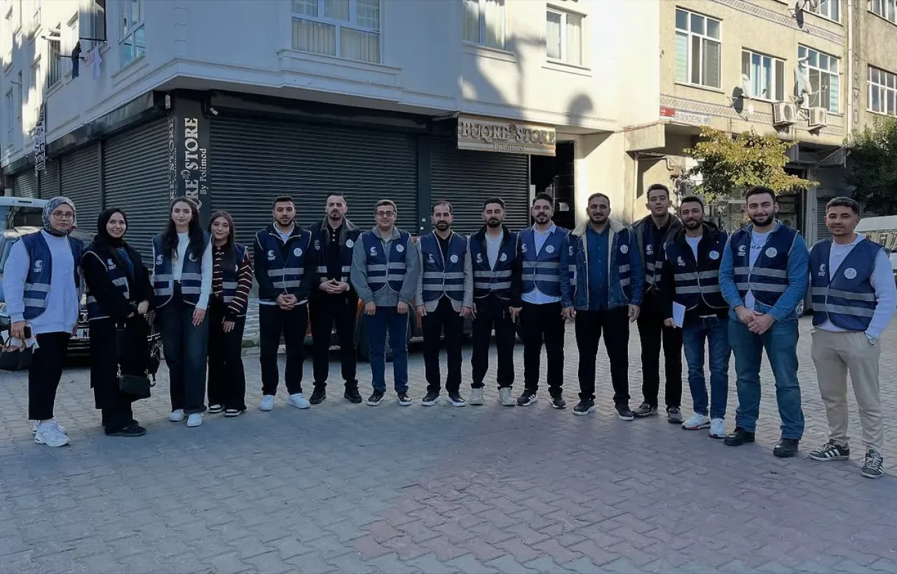 AK Gençlik Sultangazi'den Üye Ziyaretleri ve Dayanışma Vurgusu AK Gençlik Sultangazi'den Üye Ziyaretleri ve Dayanışma Vurgusu