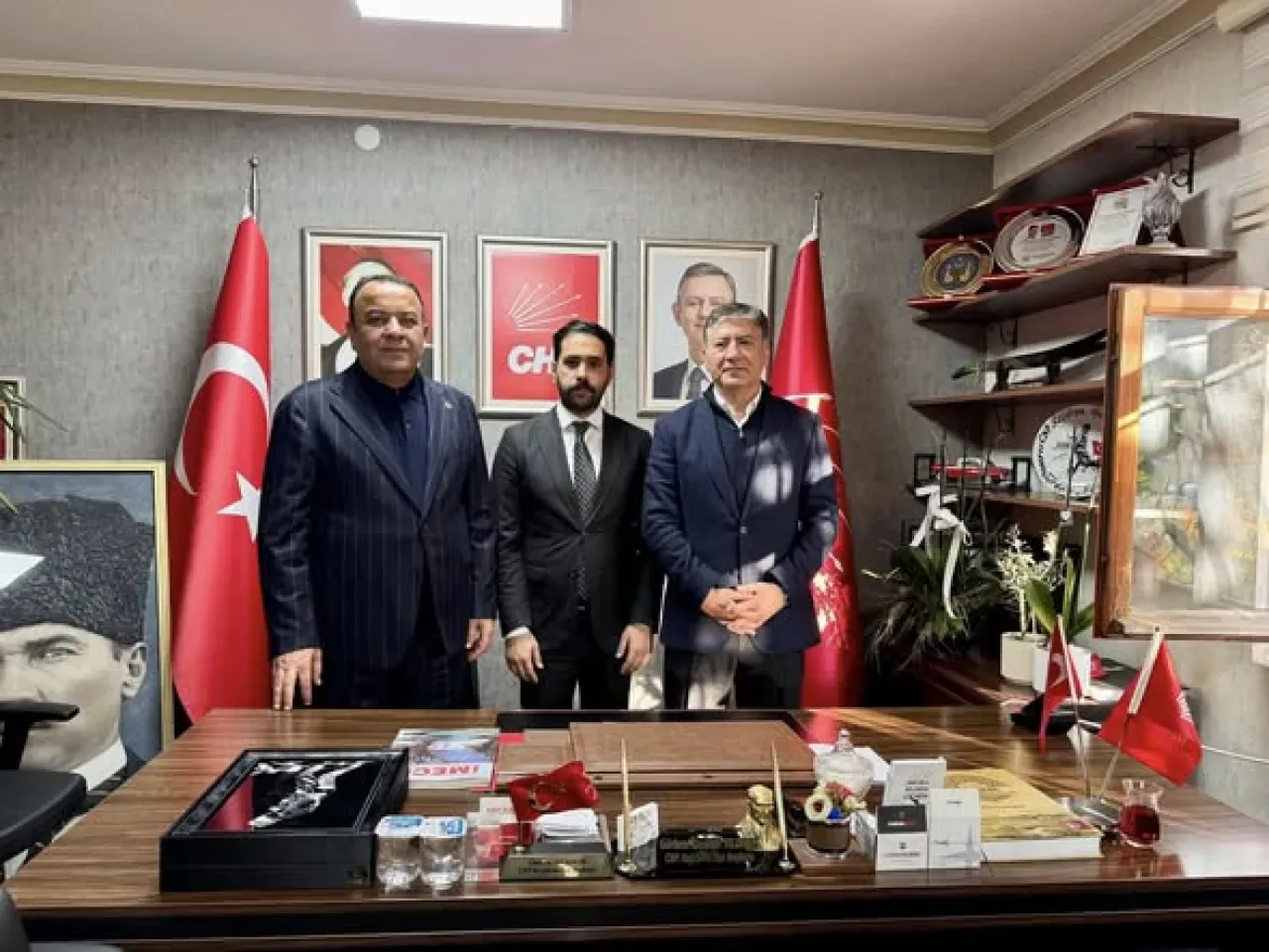İYİ Parti ve CHP'li Vekillerden Keçiören'de Gündem Değerlendirmesi İYİ Parti ve CHP'li Vekillerden Keçiören'de Gündem Değerlendirmesi