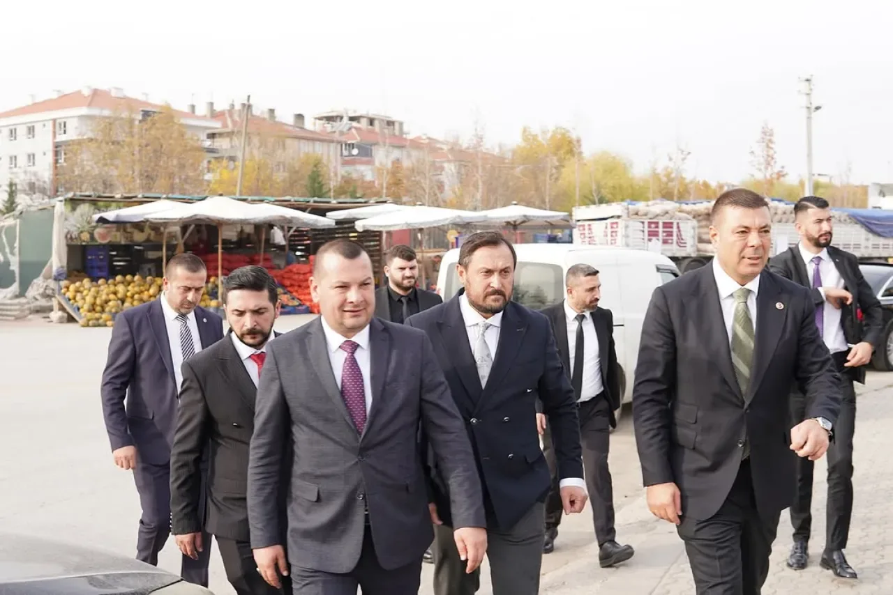 MHP Çubuk İlçe Teşkilatı'ndan Sanayi Esnafına Ziyaret MHP Çubuk İlçe Teşkilatı'ndan Sanayi Esnafına Ziyaret
