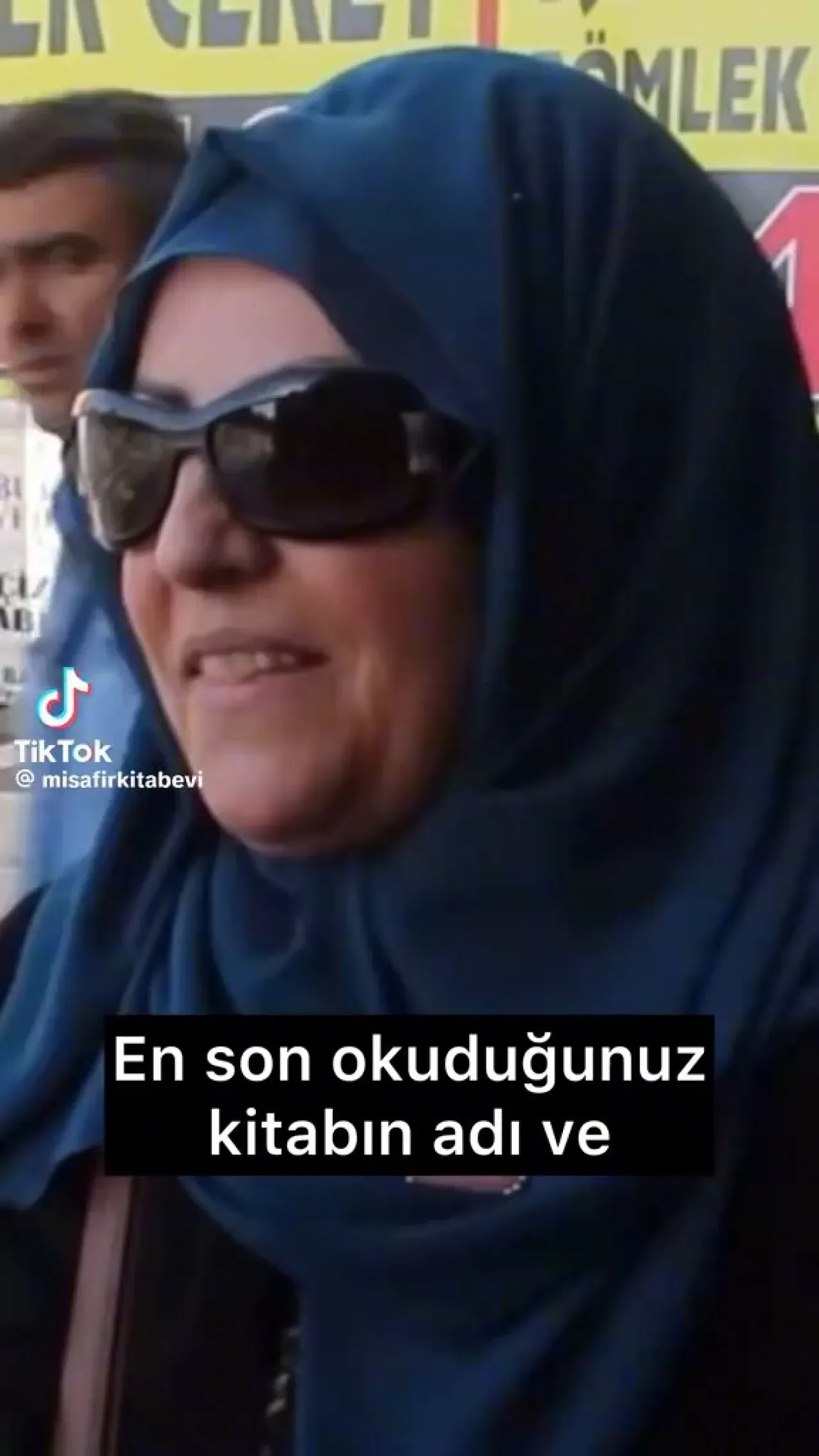 AKP'li Kişi Kitap Okuma Alışkanlığını Değerlendirdi AKP'li Kişi Kitap Okuma Alışkanlığını Değerlendirdi