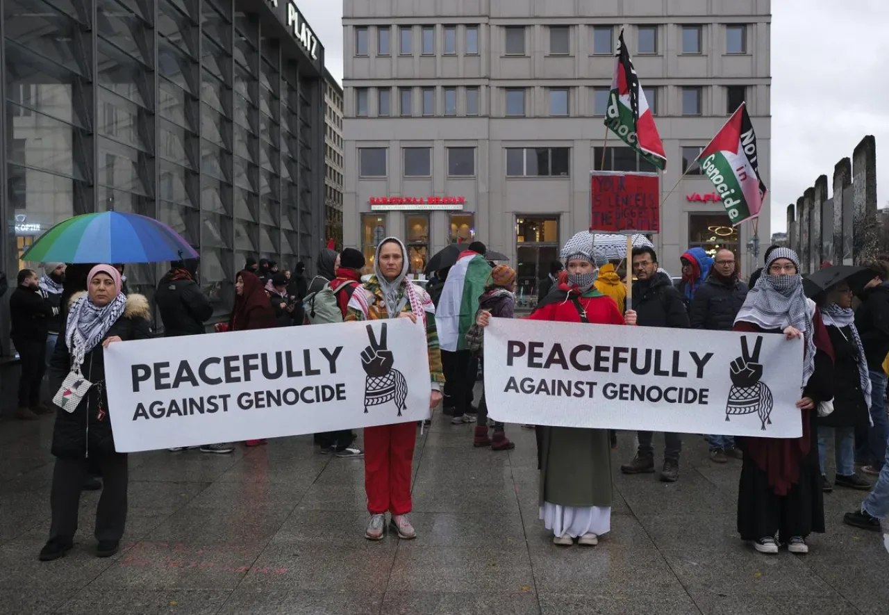 Berlin'de Filistin'e Destek İçin Geniş Katılımlı Gösteri Düzenlendi Berlin'de Filistin'e Destek İçin Geniş Katılımlı Gösteri Düzenlendi