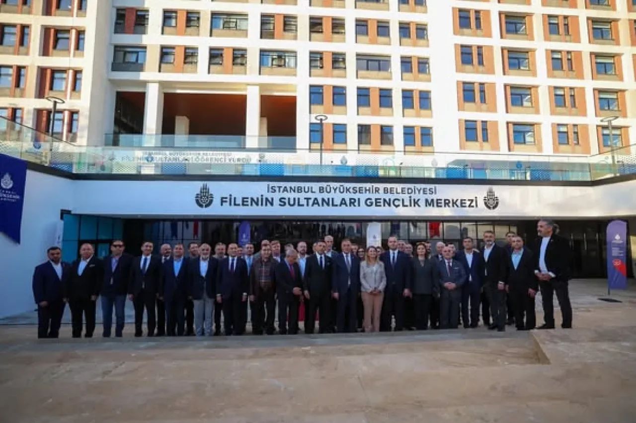 CHP'li Ovalıoğlu, Filenin Sultanları Gençlik Merkezi Açılışında Gençlerle Buluştu CHP'li Ovalıoğlu, Filenin Sultanları Gençlik Merkezi Açılışında Gençlerle Buluştu