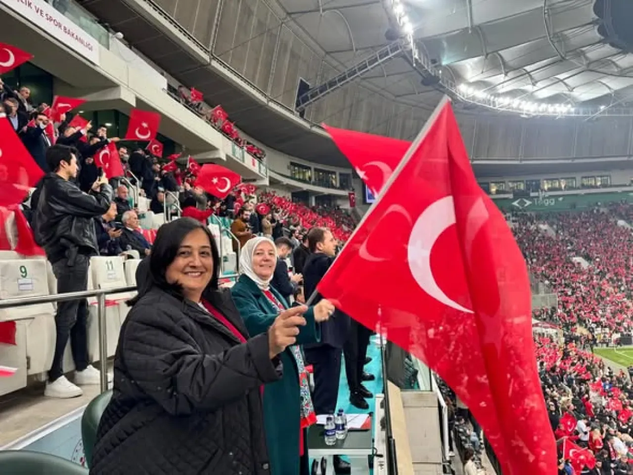 Bursa Milletvekili Durmaz, Türkiye-Bulgaristan Maçında Tribünlerde Bursa Milletvekili Durmaz, Türkiye-Bulgaristan Maçında Tribünlerde