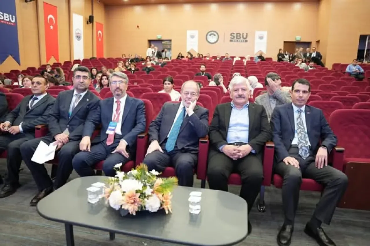Ankara'da Uluslararası Bütünleşik Sağlık ve Bakım Zirvesi Sona Erdi Ankara'da Uluslararası Bütünleşik Sağlık ve Bakım Zirvesi Sona Erdi