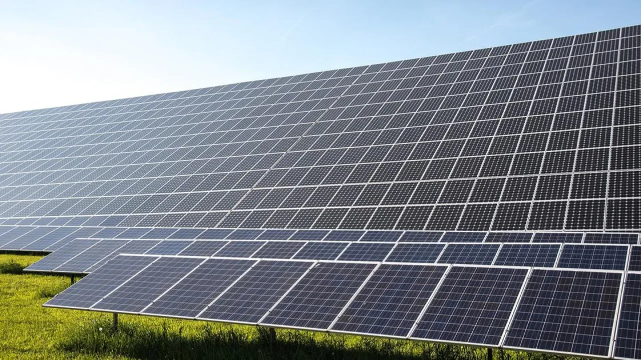 Türkiye'nin Yenilenebilir Enerji Hamlesi Küresel Arenada Yankı Buldu Türkiye'nin Yenilenebilir Enerji Hamlesi Küresel Arenada Yankı Buldu