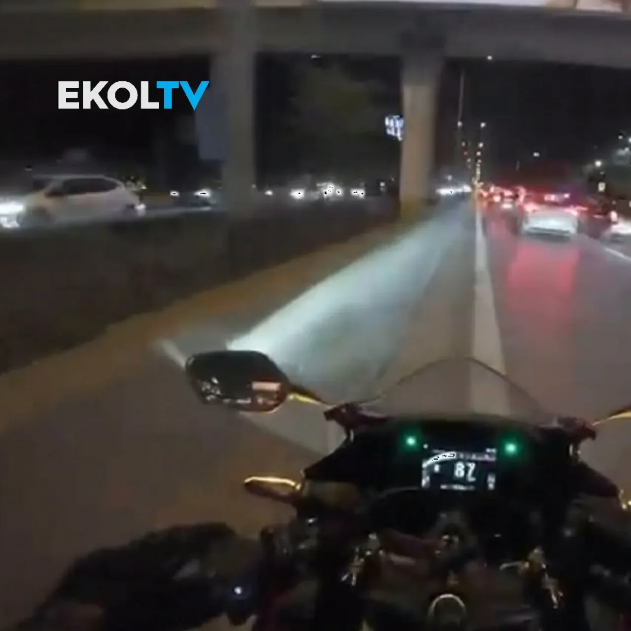 Maltepe'de Trafik Polisine Motosiklet Çarptı Maltepe'de Trafik Polisine Motosiklet Çarptı