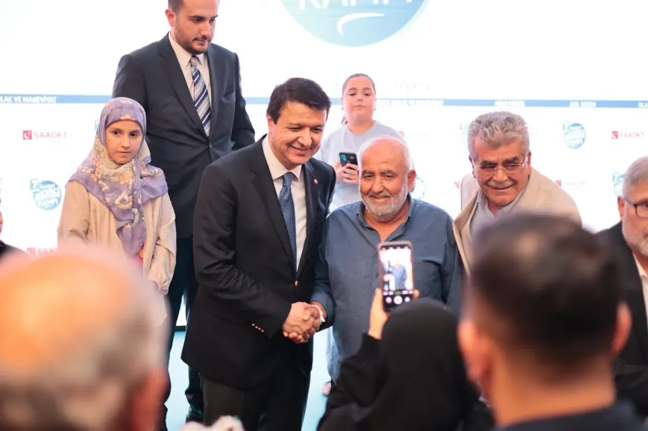Saadet Partisi 15 Kasım 2025'te Genişletilmiş Eğitim Kampı Düzenliyor Saadet Partisi 15 Kasım 2025'te Genişletilmiş Eğitim Kampı Düzenliyor