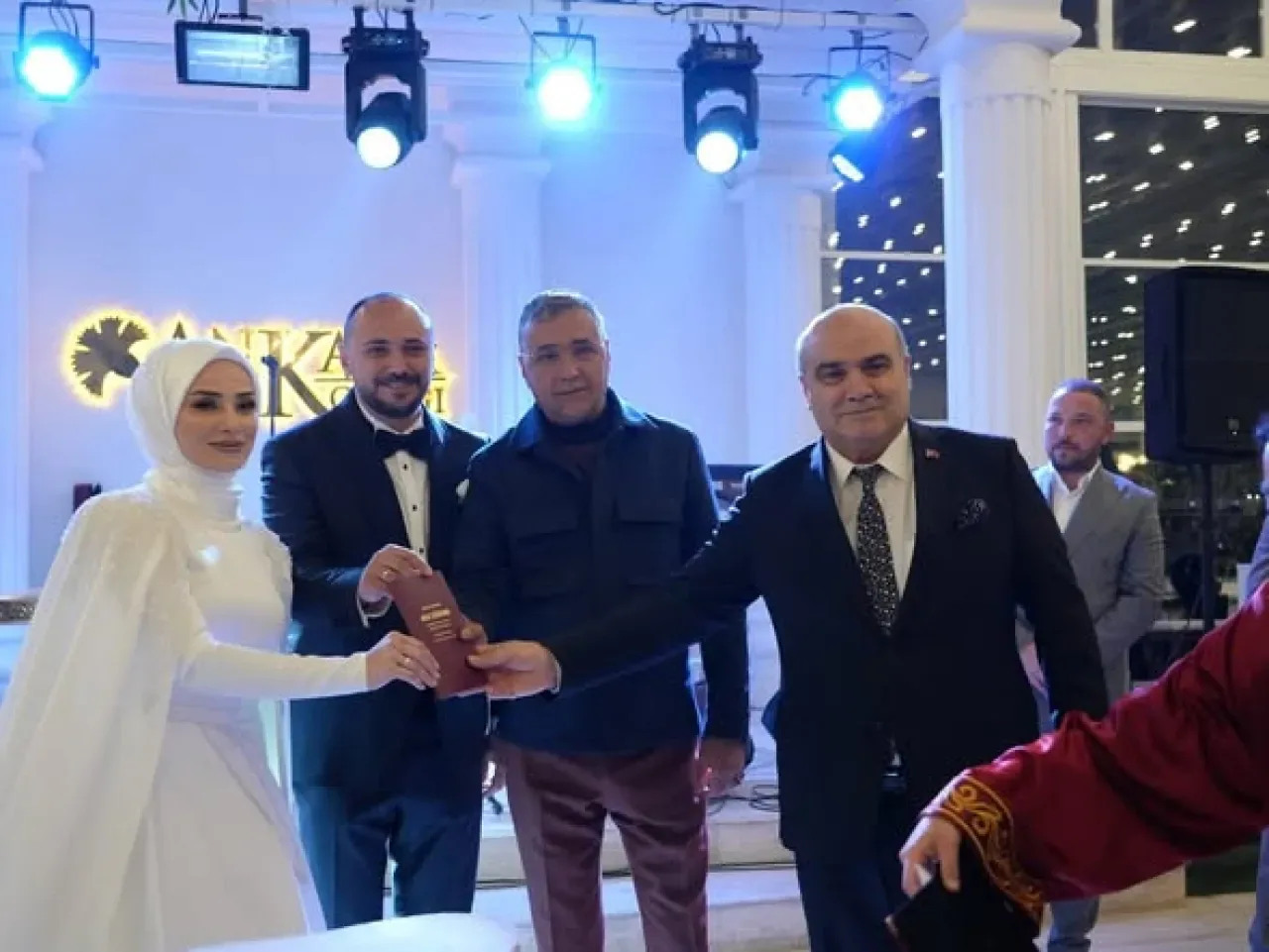 MHP'li Siyasetçilerin Katılımıyla Düğün Töreni MHP'li Siyasetçilerin Katılımıyla Düğün Töreni