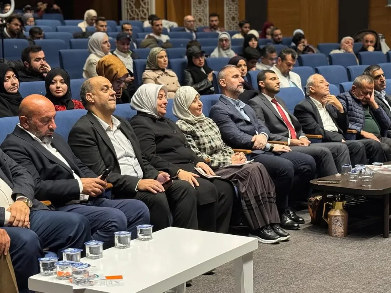 İz Bırakanlar Gençlik Yarışması'nda Ödüller Sahiplerini Buldu İz Bırakanlar Gençlik Yarışması'nda Ödüller Sahiplerini Buldu