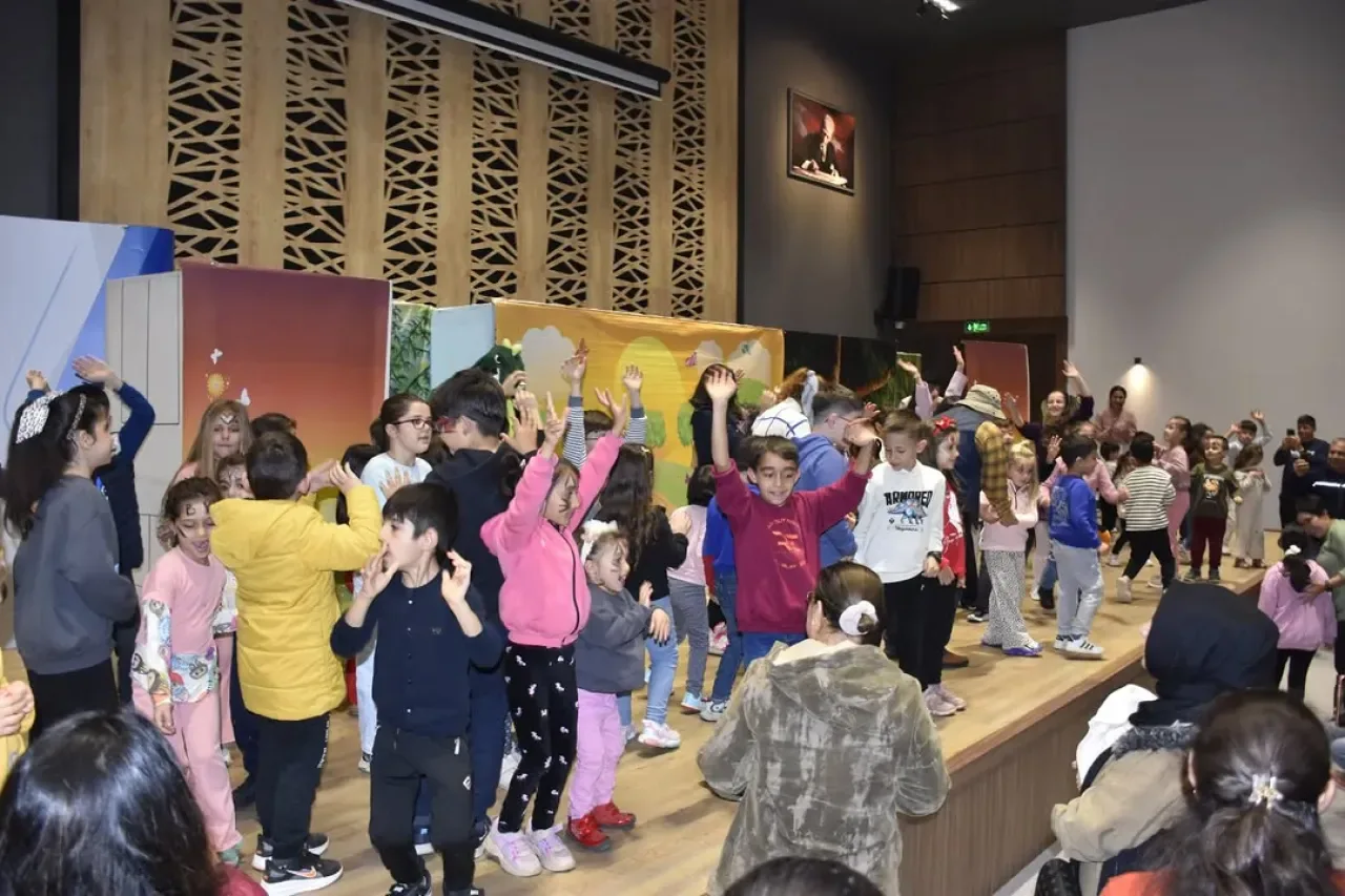 Karacabey'de Çocuklar Ara Tatilde Dolu Dolu Eğlendi Karacabey'de Çocuklar Ara Tatilde Dolu Dolu Eğlendi