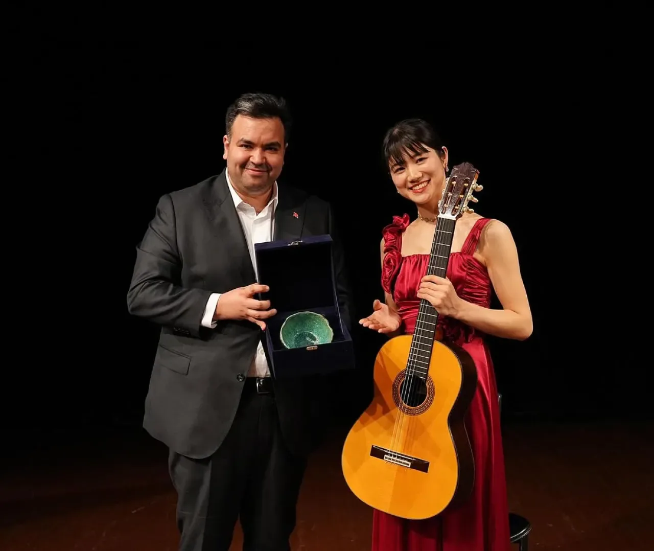 Beşiktaş'ta Japonya-Türkiye Dostluk Köprüsü: Haruna Miyagawa'dan Muhteşem Gitar Resitali Beşiktaş'ta Japonya-Türkiye Dostluk Köprüsü: Haruna Miyagawa'dan Muhteşem Gitar Resitali