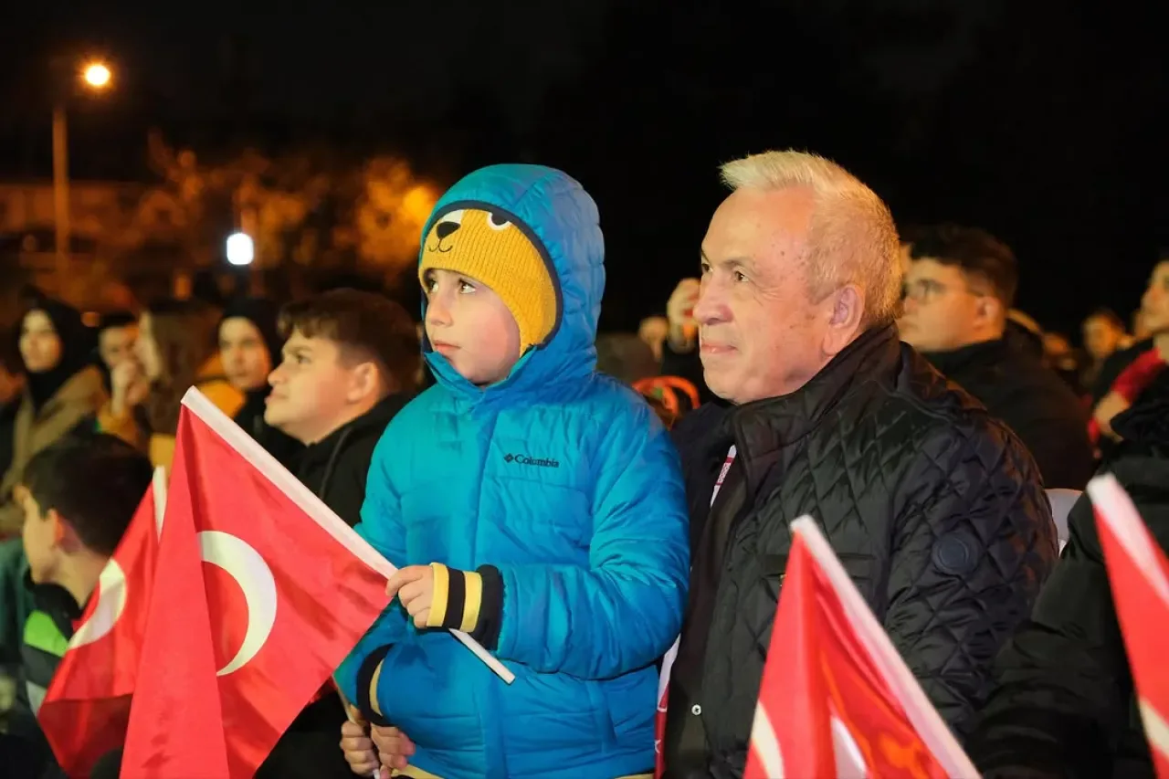 Bursa'da Genç Futbolcular Sahada Büyük Zafer Kazandı Bursa'da Genç Futbolcular Sahada Büyük Zafer Kazandı