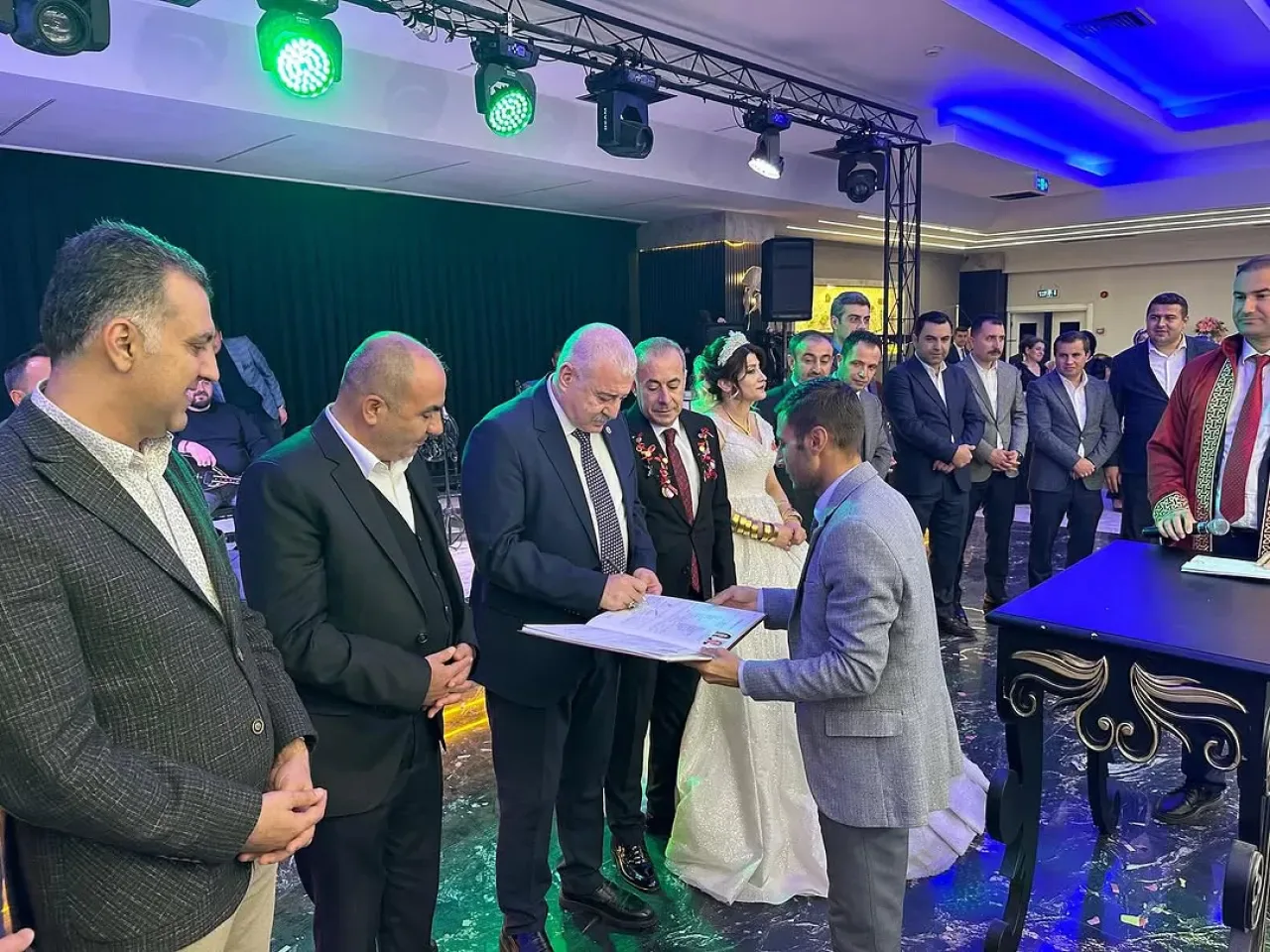 Gaziantep Milletvekili Atay, Malatya'da Düzenlenen Nikah Töreninde Şahitlik Yaptı Gaziantep Milletvekili Atay, Malatya'da Düzenlenen Nikah Töreninde Şahitlik Yaptı