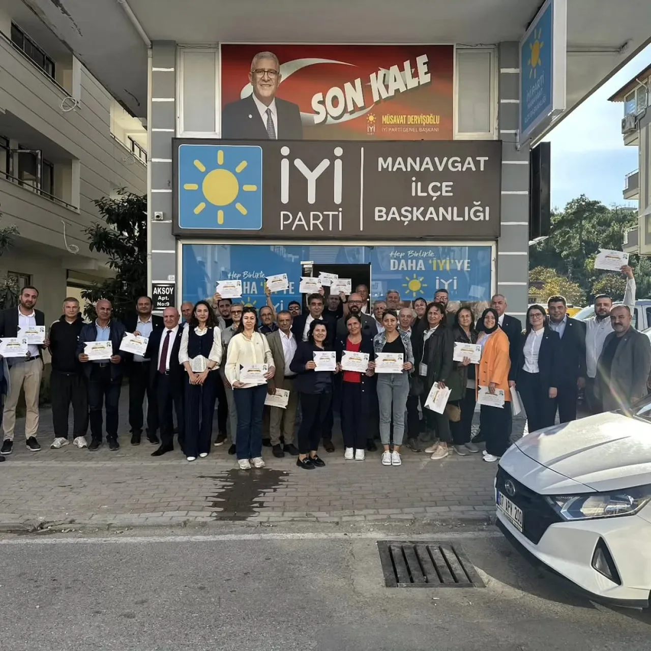 İYİ Parti Antalya'da İl Kongre Hazırlıkları Sürüyor İYİ Parti Antalya'da İl Kongre Hazırlıkları Sürüyor