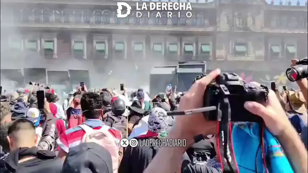 Meksika'da Kartellere Karşı Geniş Çaplı Protestolar Başladı Meksika'da Kartellere Karşı Geniş Çaplı Protestolar Başladı