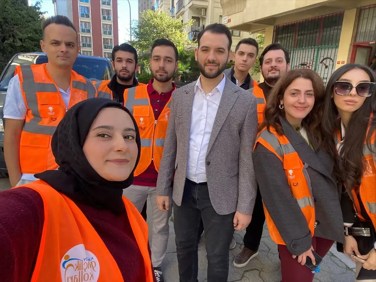 AK Parti Gençlik Kolları Kadıköy'de Üye Çalışması Başlattı AK Parti Gençlik Kolları Kadıköy'de Üye Çalışması Başlattı