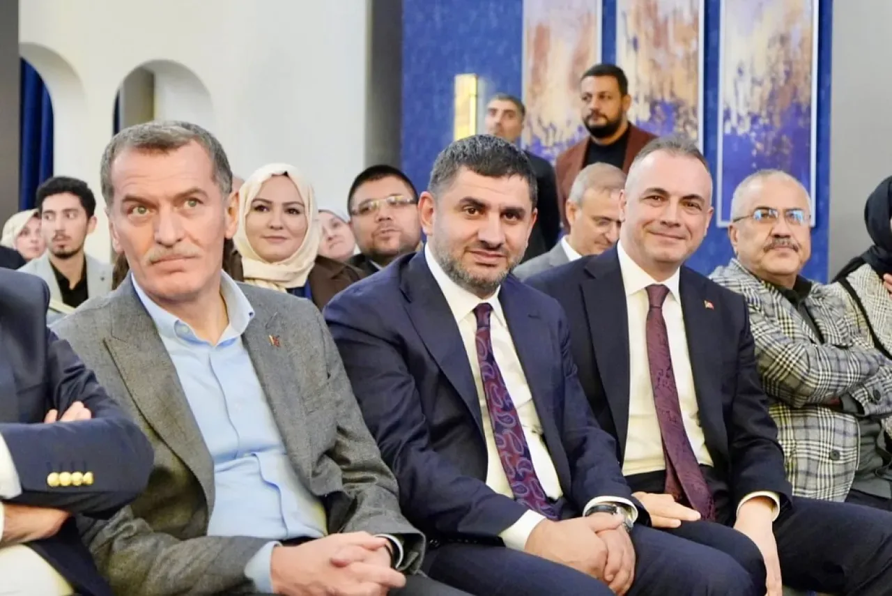 AK Parti İstanbul Milletvekili Yahya Çelik, Eda ve Ahmet'in Düğün Törenine Katıldı AK Parti İstanbul Milletvekili Yahya Çelik, Eda ve Ahmet'in Düğün Törenine Katıldı