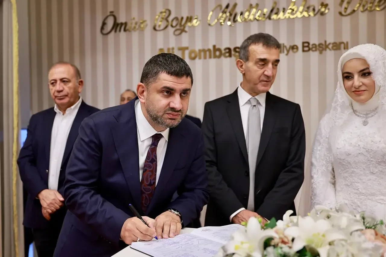AK Partili Yahya Çelik, Nikah Şahitlik Etti AK Partili Yahya Çelik, Nikah Şahitlik Etti